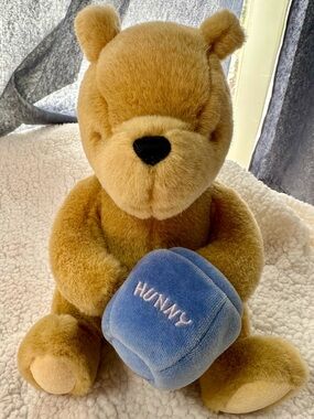 Gund Brown Disney Winnie-the-Pooh Bear Blue 'HUNNY' Pot and wind up Music